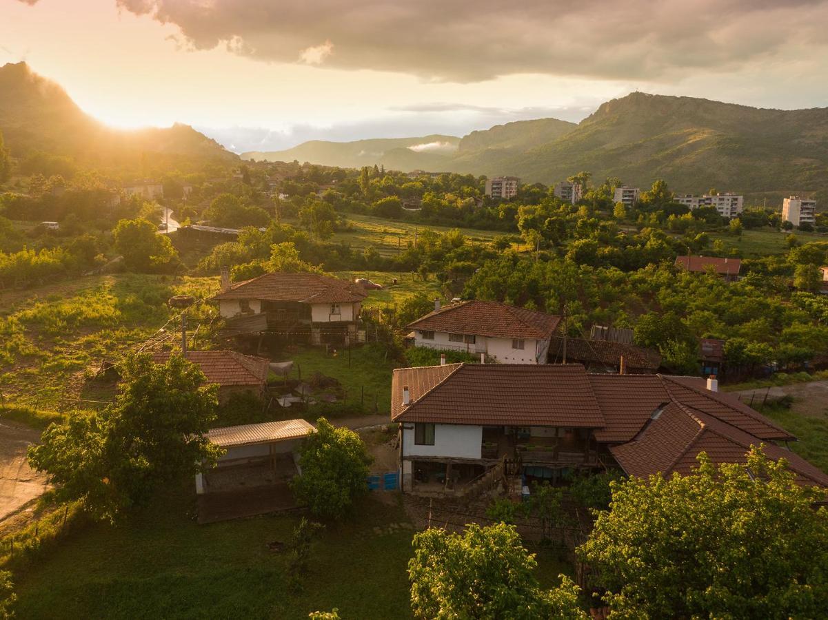 Отель The Old Nest Madzharovo Экстерьер фото